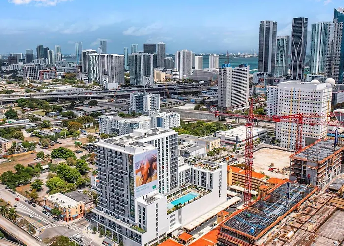 Modern Unit In The Heart Of Downtown Miami With Free Parking